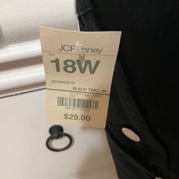 Plus size Ladies black NWT bib denim shorts St. John Bay - Picture 7 of 9